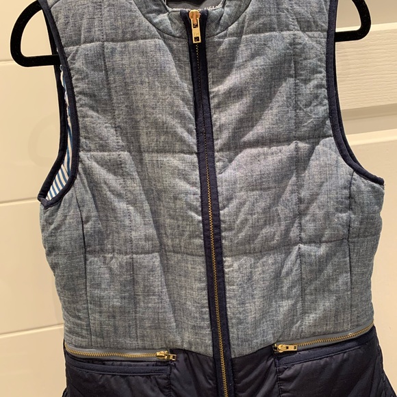 Tommy Hilfiger women’s puffer vest jacket - Picture 8 of 9